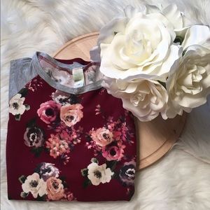 Sale 💕. Dottie Couture flower top